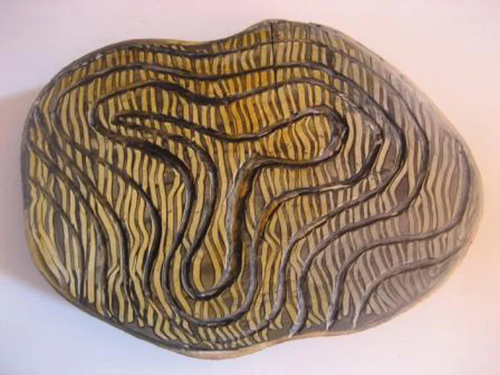 <p>Solo son señales de una dimensión interna | Cortes transversales de encino | Dimensiones variables | Óleo | 2011</p>
