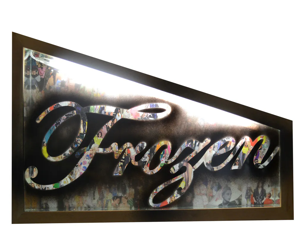 <p>Frozen| Collage, luz, acrílico, vidrio, espejo y madera | 90 x 60 x 9 cm | 2012</p>

