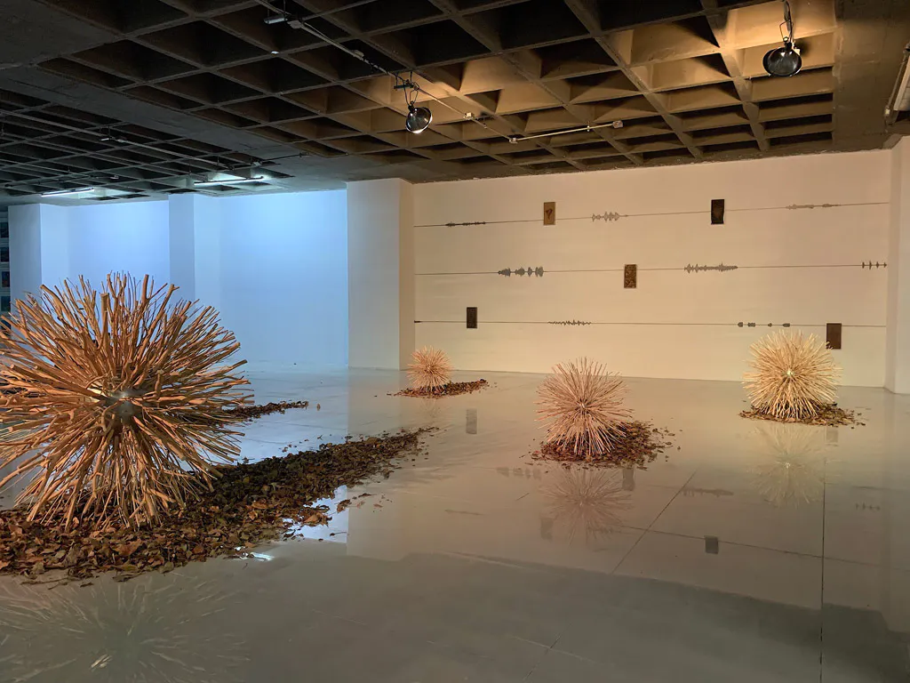 <p>Caosmosis, 2020 | Intervención multimedia. 8 x 7 metros. | Col. Transito, Ciudad de México. | Realizada para la feria Modern Love IV. Juan José Soto, Curador.</p>
