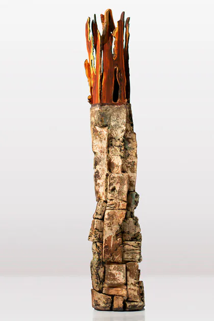 <p>Sindominio / 2023 / Cerámica de alta temperatura con sigillatas y madera de Palo de Brasil 89.3 x 17.3ø cm</p>
