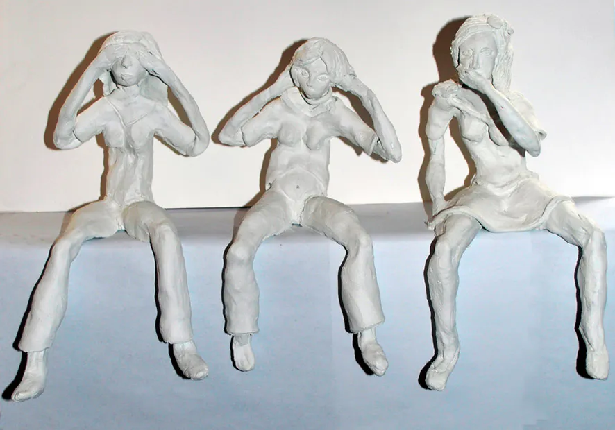 <p>Silencios | Pasta para modelar secante al aire | 18 x 30 x 6 cm | 2011</p>
