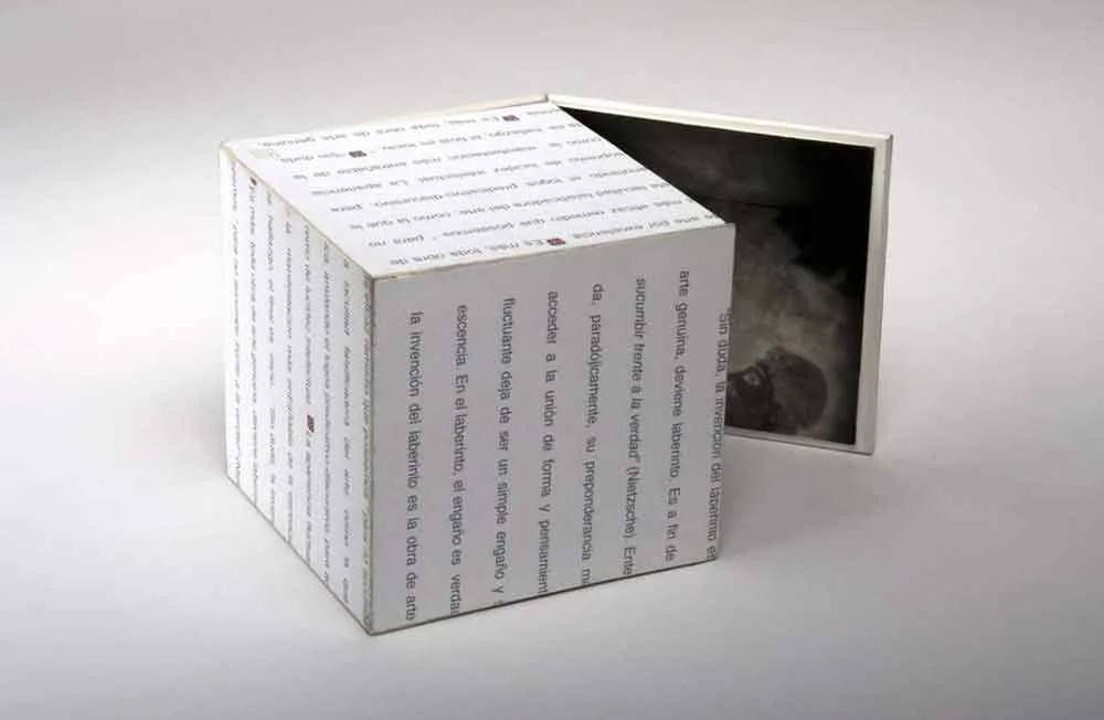 <p>De la serie: La casa de Aasterión</p>
