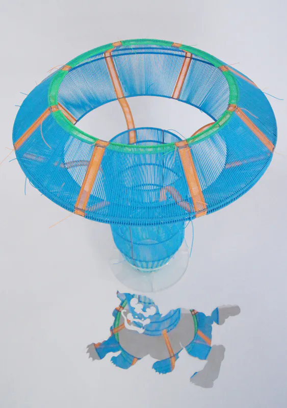 <p>Encuentro fugitivo 6 | Acero, pintura electrostática, cintas de polietileno y caucho y acrílico espejo | 95 x 80 x 80 cm | 2018</p>
