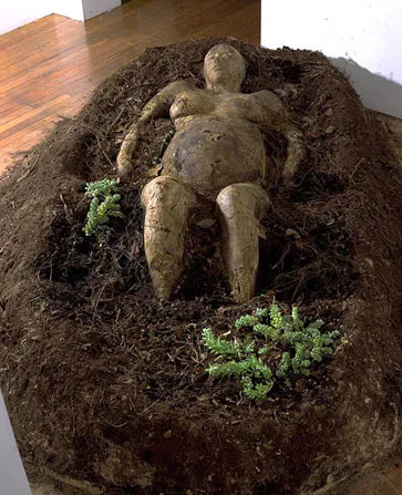 <p>Contenedor modelado por YP, con modificación de hormigas | El contenedor se encontraba cerrado con una tapa en la alacena de la cocina. Las hormigas lo encontraron pero no podían entrar a él, hicieron un nuevo acceso en forma de túnel masticando la cera para poder llegar a la miel.</p>
