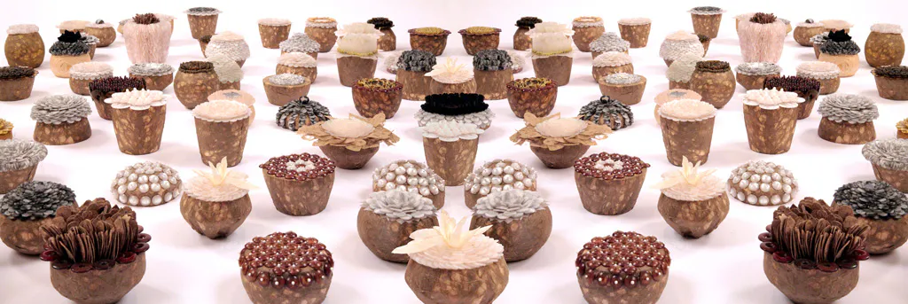 <p>Multiplicaciones | diferentes medidas | madera, acrílico, papel, plástico | 2011</p>
