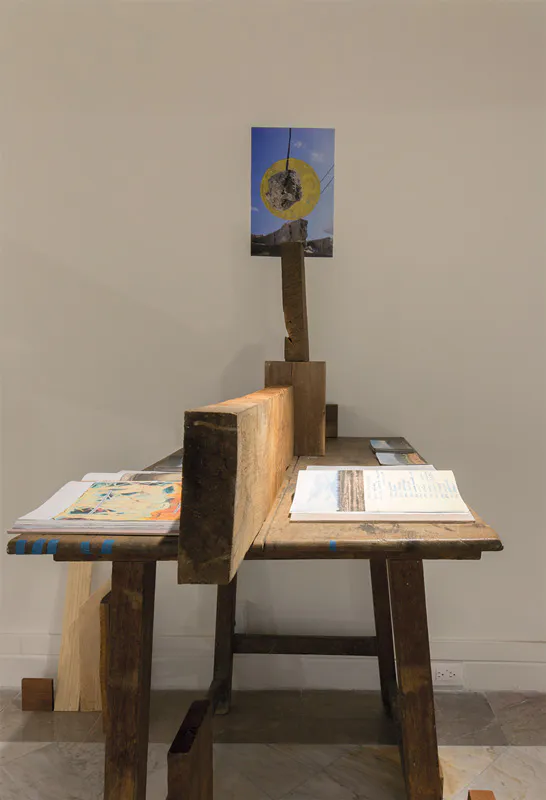 <p>El orden, una frágil conquista Detalle de la instalación | Medidas variables | Cortesía Casa del Lago. Fotografía: L.Radwanski</p>
