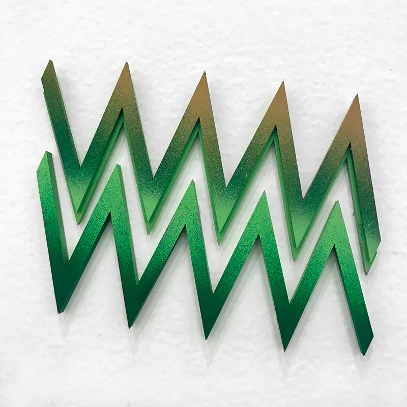 <p>Otros jardines, otra sangre | Detalle de la instalación | Medidas Variables | MDF</p>
