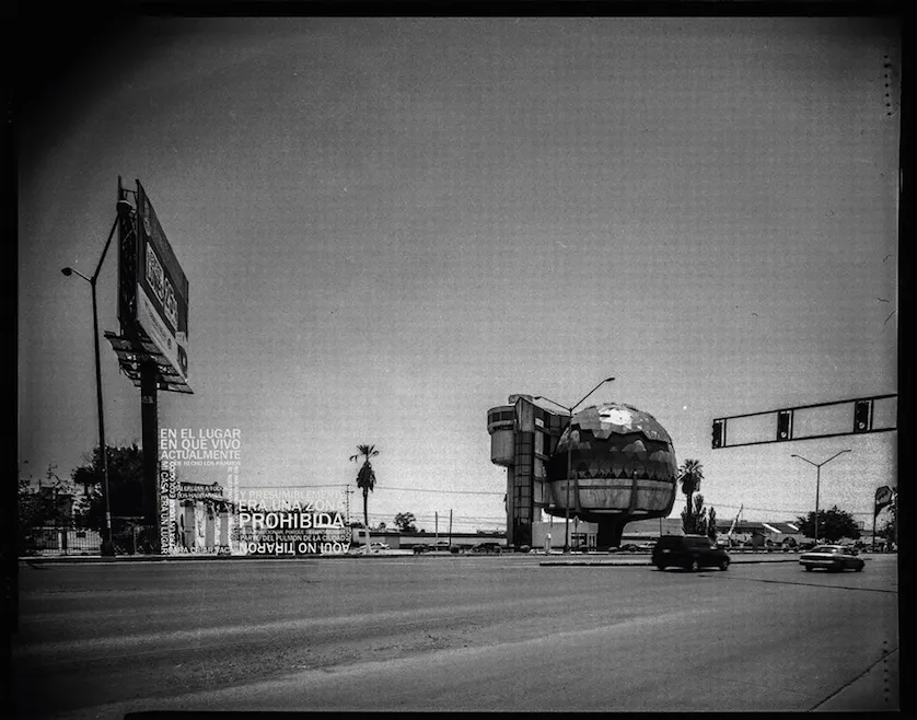 <p>Narrativas del espacio efímero. Reconstrucción de Cd.Juárez por medio del relato | 2013 | Fotografíadigital y en placa 4 x 5 85 x 75 cm</p>
