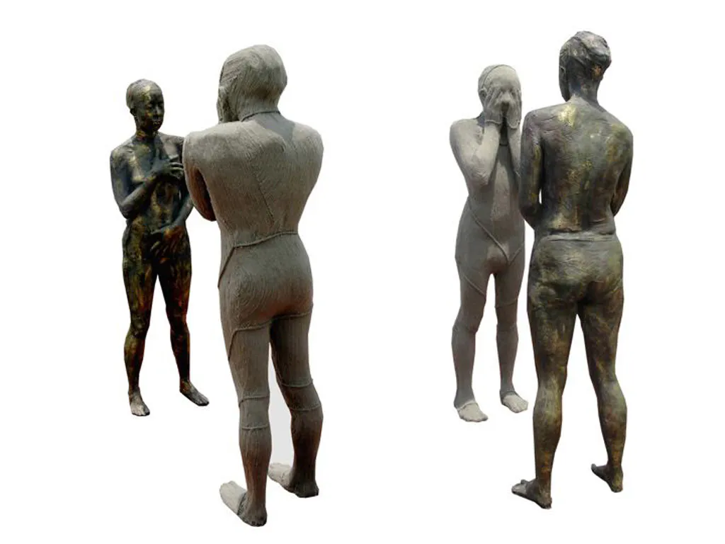 <p>Memorias de lo cotidiano | 2010 | Vaciado en resina, tela | 160x60x40cm</p>
